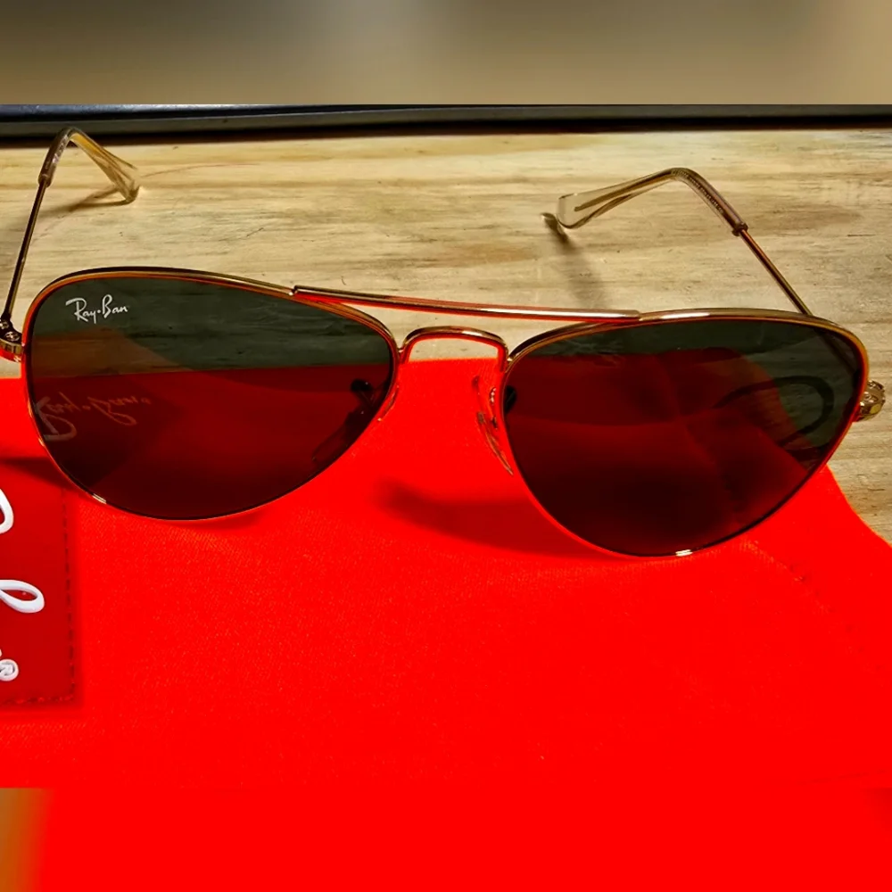 Ray-Ban Classic Gold Aviator Sunglasses